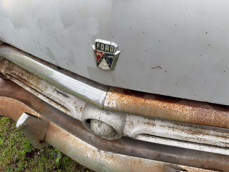 1952-ford-mainline-2-door-sedan-image-7