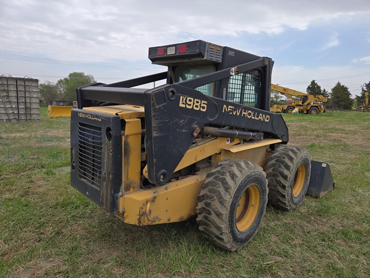 new-holland-lx985-image-4