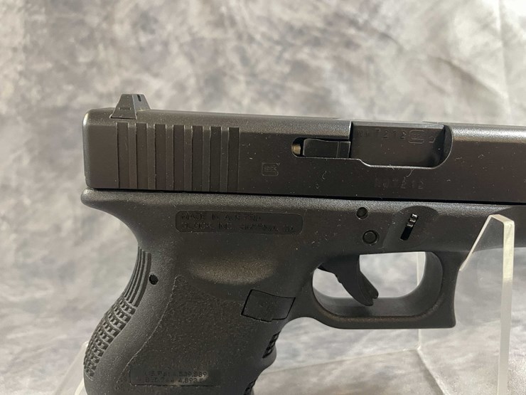 #10298-•-glock-model-27-40-s&w-pistol,-sn:-nwt212-image-4