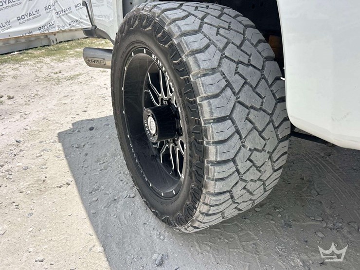 2023-ford-f250-image-28