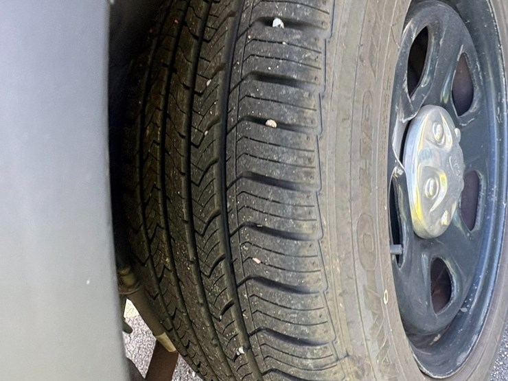 2016-ford-explorer-image-56