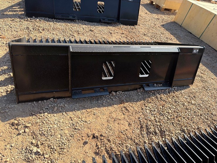 unused-wolverine-78"-skid-steer-sieve-shovel-image-2