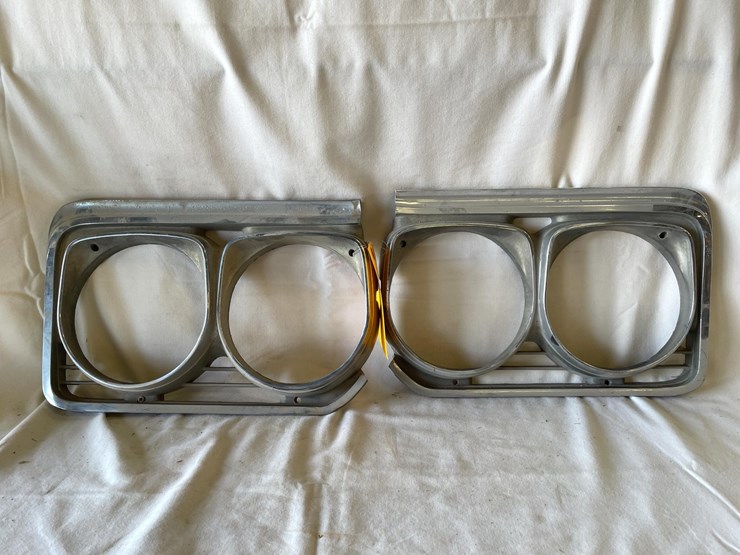 #5389-•-buick-skylark-gs-headlight-bezels-(las-cruces,-nm)-image-1