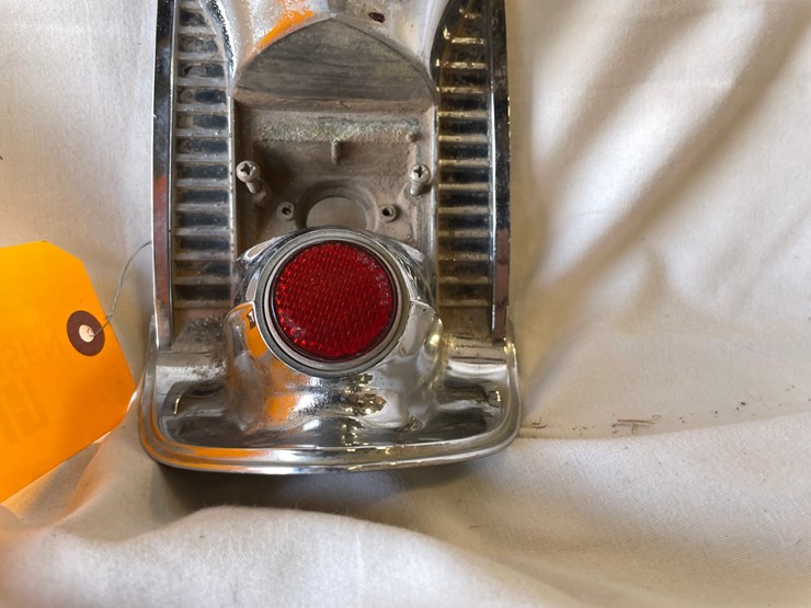 #5380-•-chevrolet-fuel-cap-door-and-tail-light-(las-cruces,-nm)-image-5