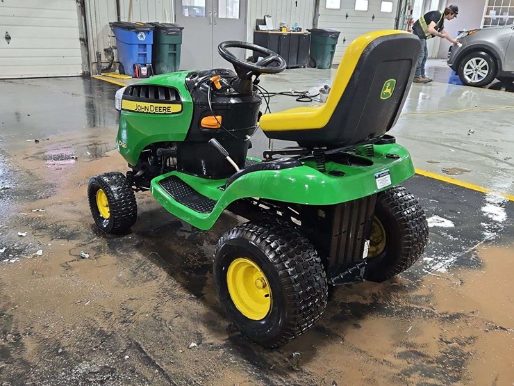 john-deere-d120-image-2
