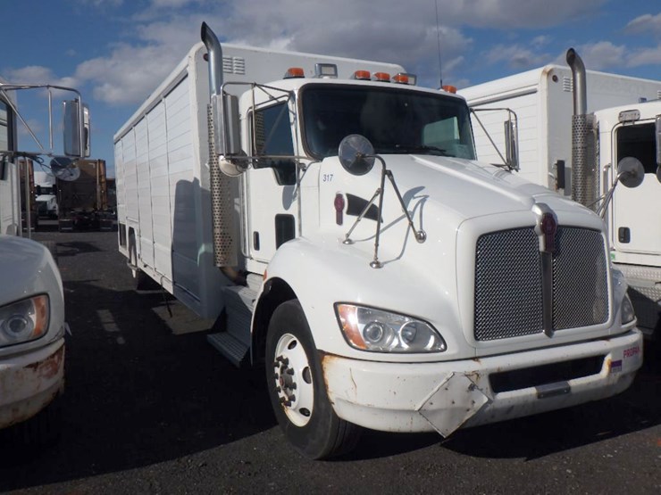 2016-kenworth-t370-image-2
