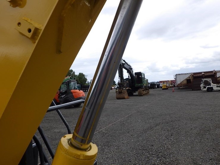 komatsu-pc28uu-image-26