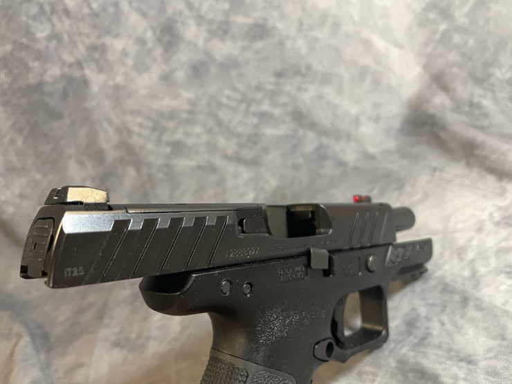 #10282-•-beretta-apx-a1-compact-9mm-luger-pistol,-sn:-a288892x-image-19