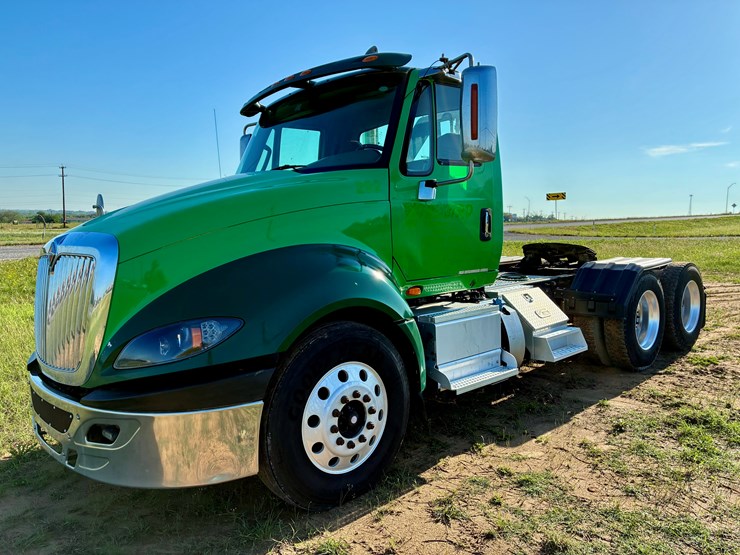 2015-international-prostar-image-1