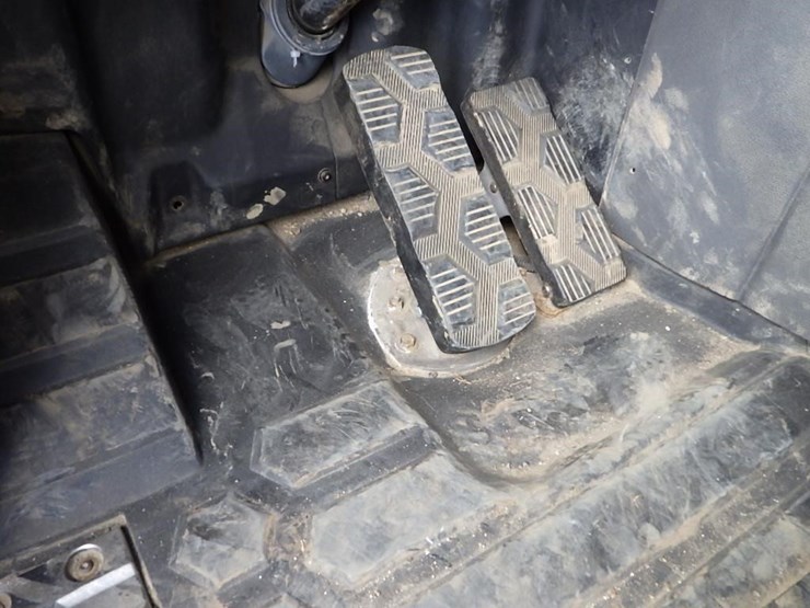 2014-caterpillar-ct660-image-48