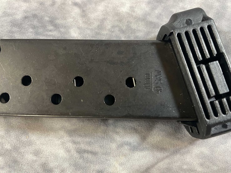 #10310-•-hi-point-jcp40-40-s&w-pistol,-sn:-x7304283-image-17