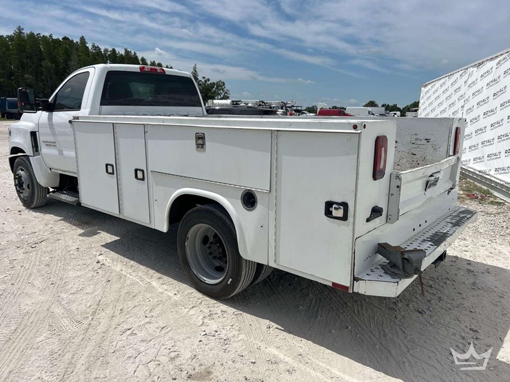 2019-chevrolet-silverado-5500hd-image-4
