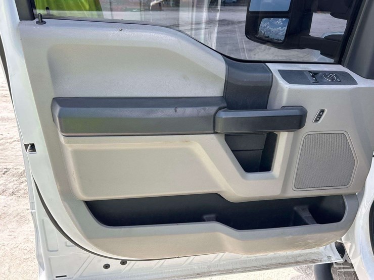2019-ford-f550-image-17