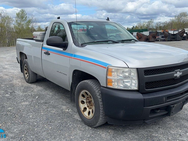 2011-chevrolet-silverado-1500-image-7