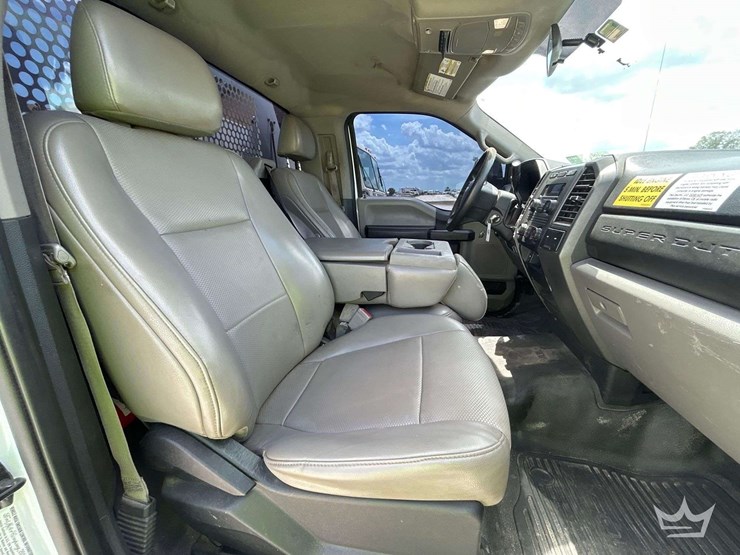 2019-ford-f550-image-28