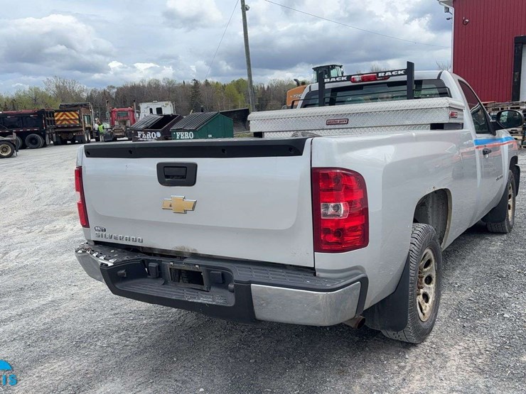 2011-chevrolet-silverado-1500-image-5