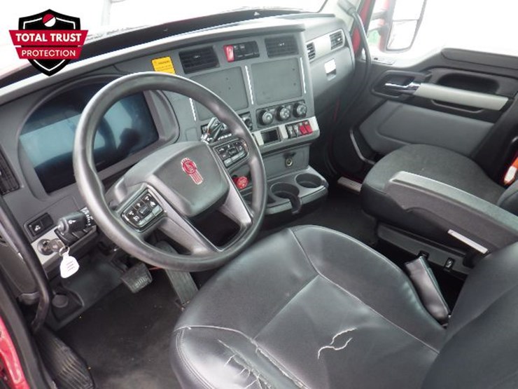 2023-kenworth-t680-image-16