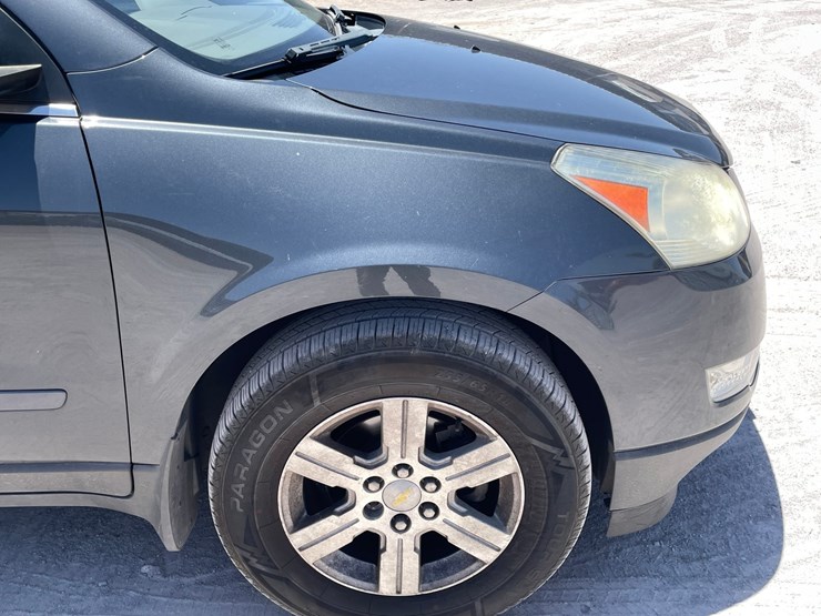 2011-chevrolet-traverse-image-26