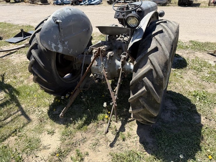 ferguson-30-tractor-image-5