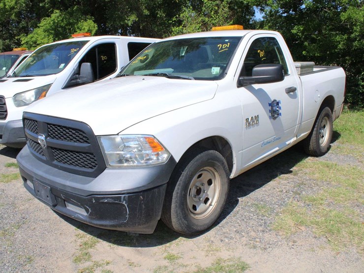2017-dodge-1500-image-1