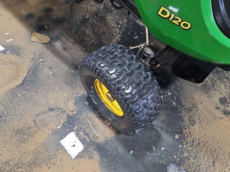 john-deere-d120-image-5