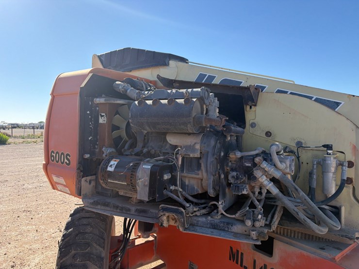 2005-jlg-600s-image-3