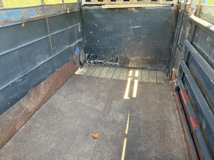 gooseneck-cattle-trailer-image-7