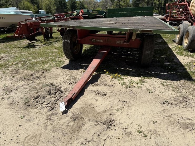 20'-flat-hay-wagon-image-5