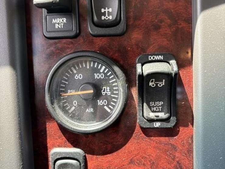 2018-freightliner-ftl-m270-straight-truck-image-18