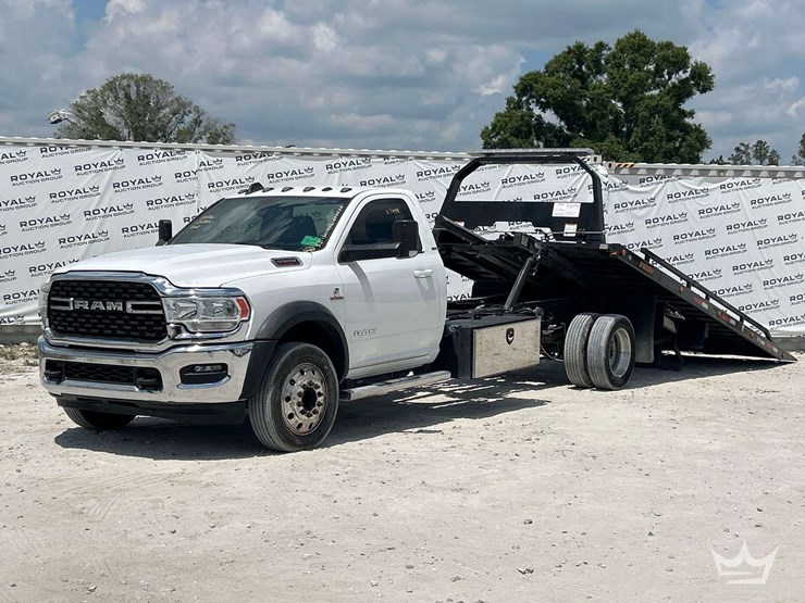 2022-ram-5500-chassis-20ft.-rollback-truck-image-1