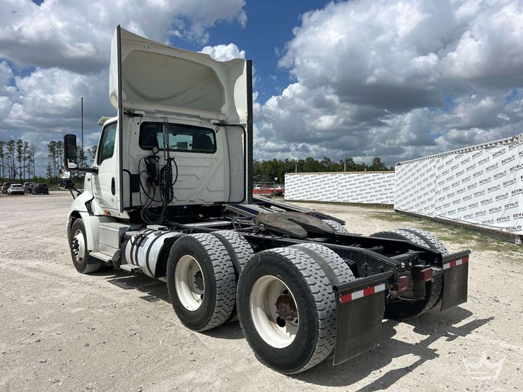 2021-international-rh613-t/a-day-cab-truck-tractor-image-4