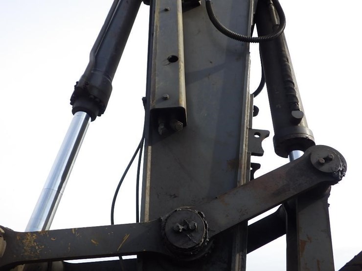 2017-deere-3754g-image-14