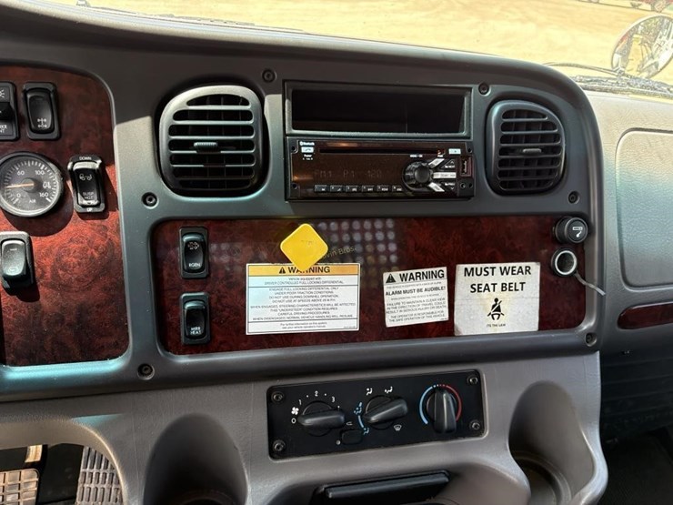 2018-freightliner-ftl-m270-straight-truck-image-15
