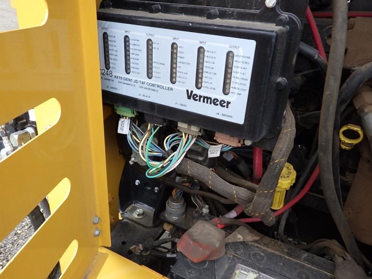 2019-vermeer-ax19-image-31