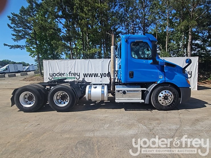 2019-freightliner-cascadia-116-image-6