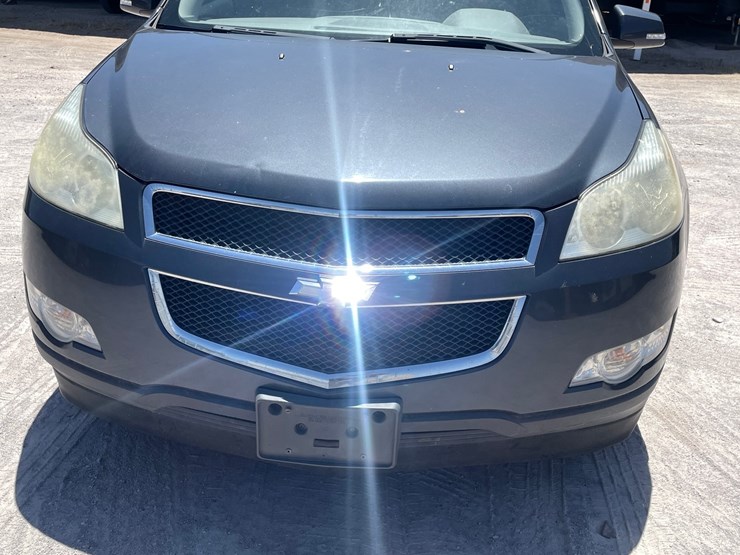 2011-chevrolet-traverse-image-21
