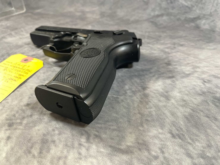 #10295-•-beretta-8040-cougar-40-s&w-pistol,-sn:-026682mc-image-10
