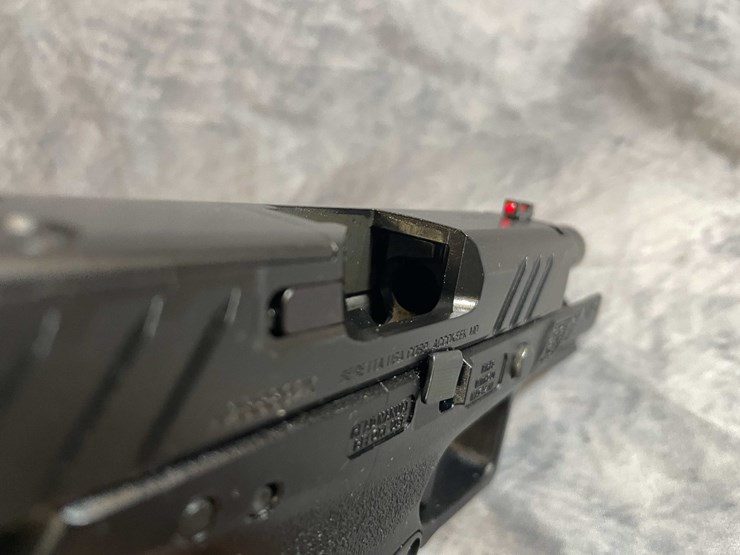 #10282-•-beretta-apx-a1-compact-9mm-luger-pistol,-sn:-a288892x-image-18