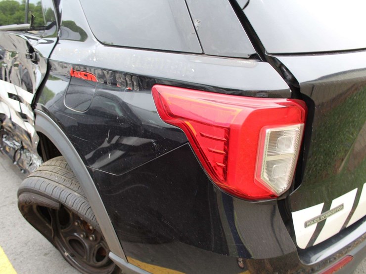 2021-ford-explorer-image-10