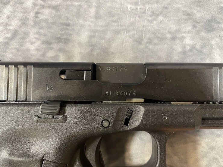 #10287-•-glock-17-gen-5-9mm-luger-pistol,-sn:-albx074-image-13