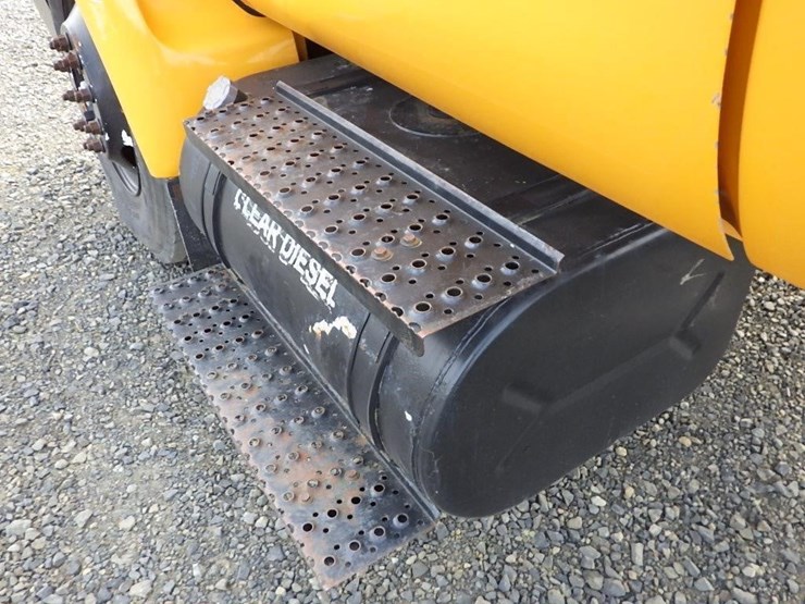2009-ford-f650-image-13