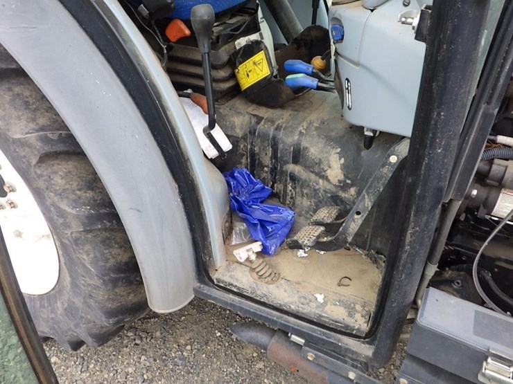 new-holland-t3040v-tractor-image-15