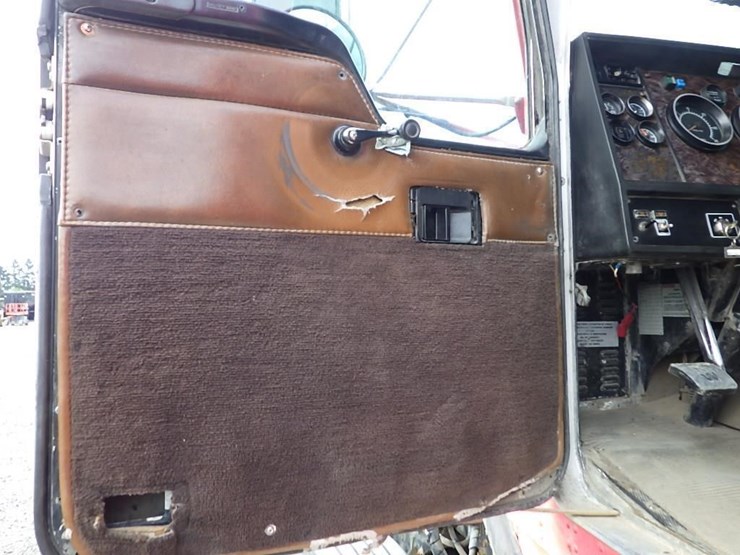 1996-kenworth-t800b-image-40