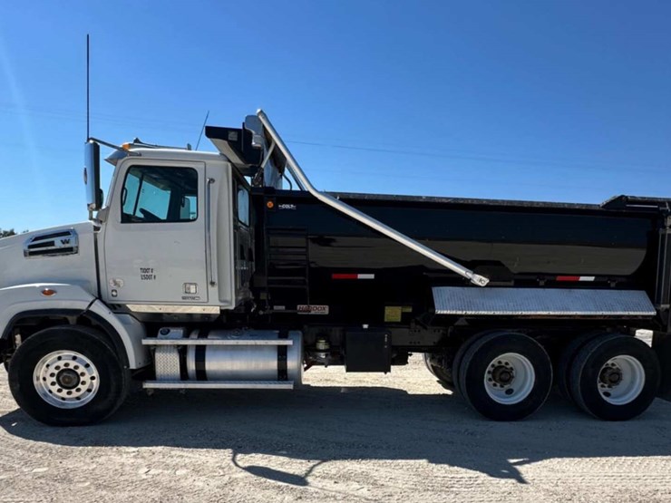 2022-western-star-dump-truck-image-16