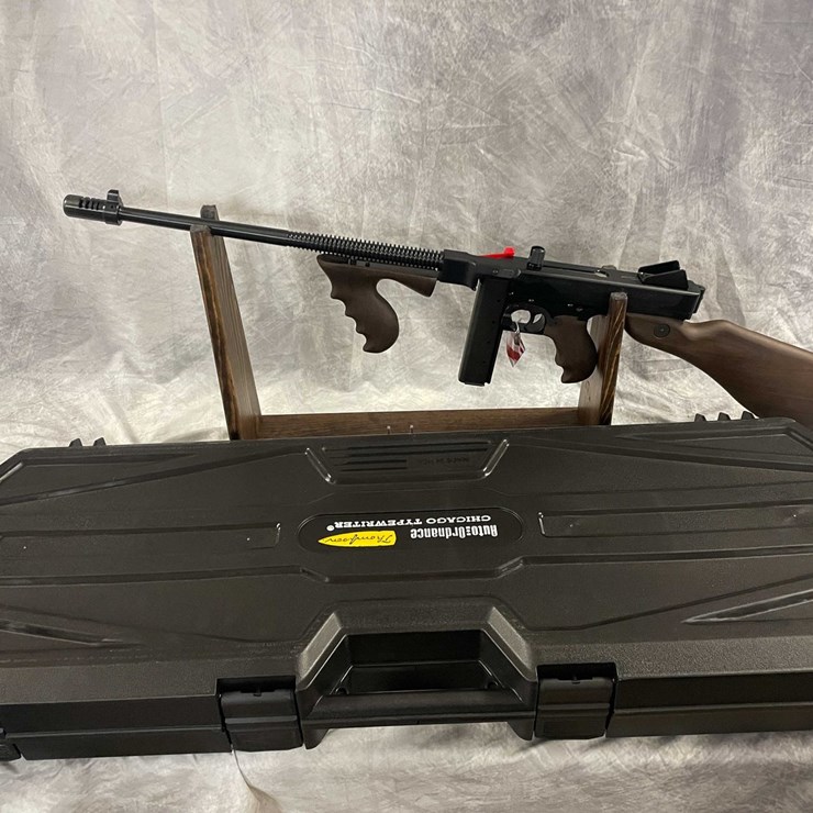 #10331 • Thompson 1927 A1 Tommy Gun Deluxe 45 Auto Semi-Auto Rifle, SN: KPC0928