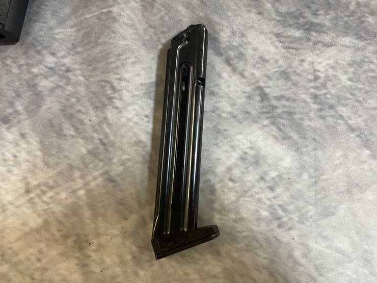 #10279-•-browning-buckmark-22-lr-pistol,-sn:-us515yx16135-image-17