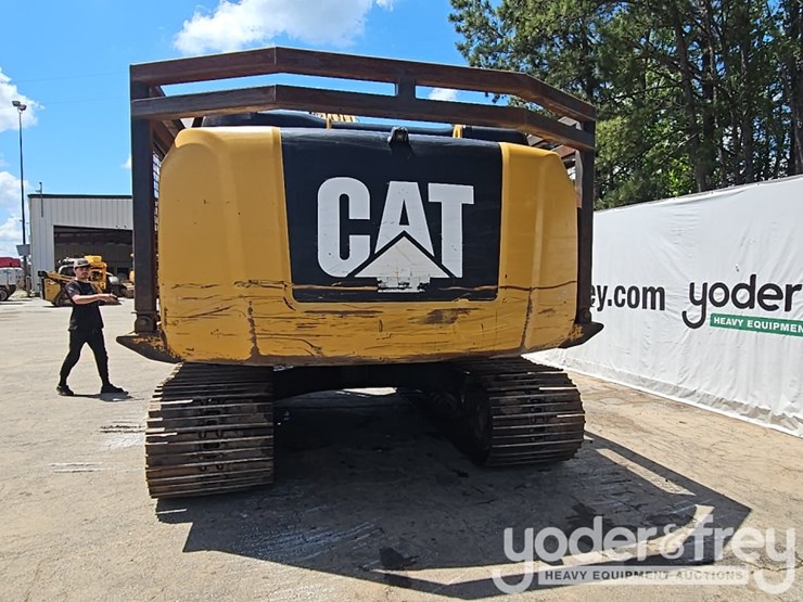2016-caterpillar-323fl-image-4