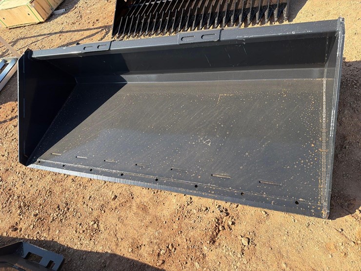 unused-wolverine-86-skid-steer-duty-bucket-image-1