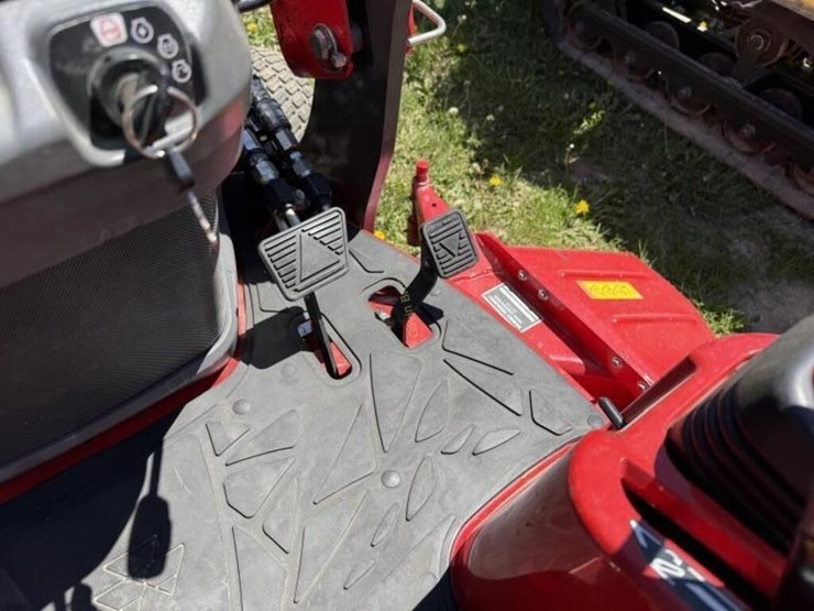 2019-massey-ferguson-gc1723e-image-11