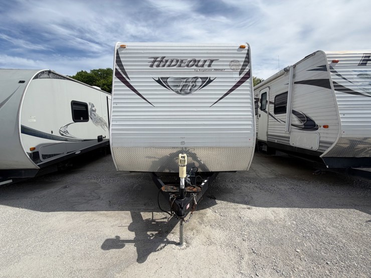 2012-hideout-bumper-pull-image-2